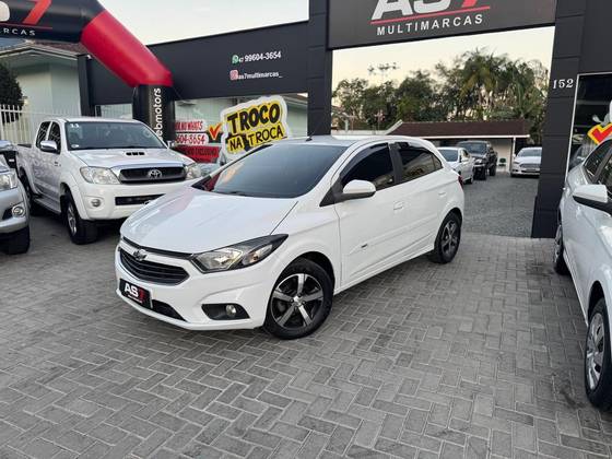 CHEVROLET ONIX 1.4 MPFI LTZ 8V FLEX 4P AUTOMÁTICO CHEVROLET ONIX 1.4 MPFI LTZ 8V FLEX 4P AUTOMÁTICO